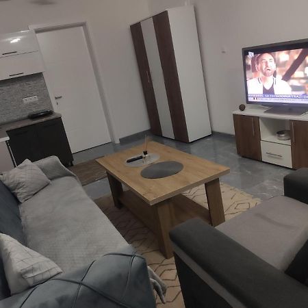 Apartamento Neer Zivinice Exterior foto
