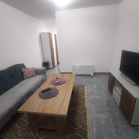 Apartamento Neer Zivinice Exterior foto