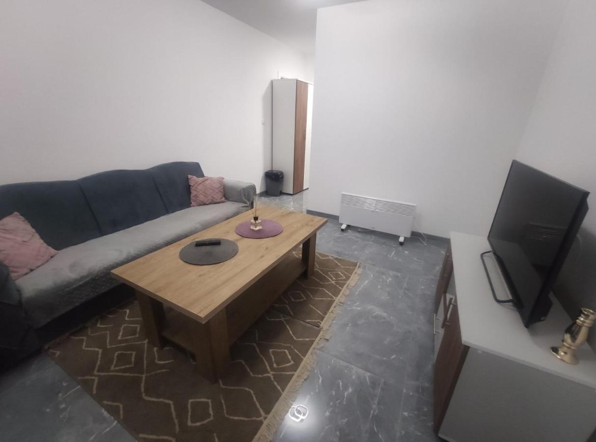 Apartamento Neer Zivinice Exterior foto