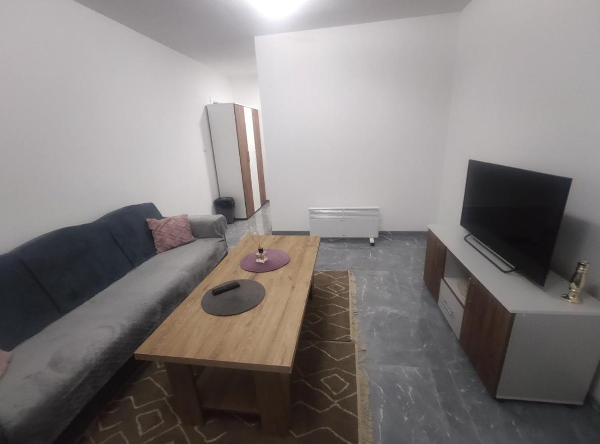 Apartamento Neer Zivinice Exterior foto